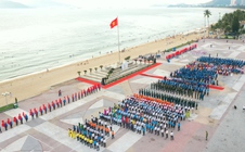 Khánh Hoà chào cờ tháng 5 và phát động Tháng Công nhân năm 2024