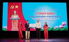 Ông Johnathan Hạnh Nguyễn mang tiền “vợ thưởng” đi bảo trợ trẻ em
