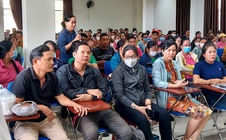 Đừng để người lao động "thiệt kép"