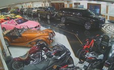Hình ảnh dàn siêu xe bên trong garage của bà chủ thẩm mỹ viện Mailisa