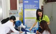 ACB phối hợp cơ quan thuế TP HCM giúp hộ kinh doanh chuyển từ thuế khoán sang kê khai