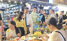 Đường sách TP HCM khai mạc "Ngày hội sách và văn hóa đêm"
