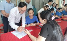 Phường Bình Tiên: Người dân được "cầm tay, chỉ việc" khi thực hiện thủ tục hành chính trực tuyến