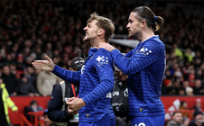 Cầu thủ Everton tát nhau, Man United vẫn thua sốc trên sân nhà