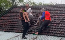 "Trái tim miền Trung" tiếp nhận 431 triệu đồng từ 2 vợ chồng ở Nha Trang