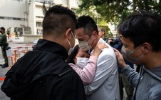 Lỗi nghiêm trọng trong vụ cháy chung cư ở Hồng Kông