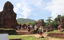 Nhiều chương trình khuyến mãi cho khách đoàn tham quan Mỹ Sơn