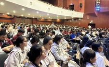 TP HCM: Hơn 500 sinh viên trải nghiệm ứng dụng AI phong cách mới