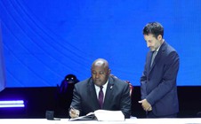 Phát huy bản sắc "ngoại giao cây tre"