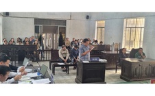 Tuyên phạt cựu Chủ tịch UBND thị trấn 10 năm tù về tội lạm quyền