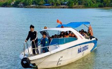 Hơn 130 học sinh ở Tây Nha Trang đi canô đến trường