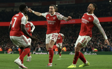 Rượt đuổi tỉ số nghẹt thở Crystal Palace, Arsenal chật vật đoạt vé bán kết League Cup