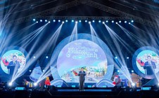 Âm nhạc kết nối cộng đồng trong đêm Giáng sinh ở ROX Living Aquamarine Diễn Châu