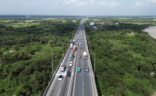 Vật liệu xây dựng giá cao, khan hiếm và giải pháp từ TPHCM