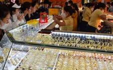 Giá vàng hôm nay 24-12: Tiếp tục đà tăng 