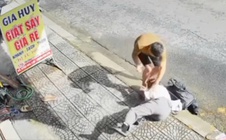 Một phụ nữ bị hành hung ngã gục giữa đường phố Đà Nẵng