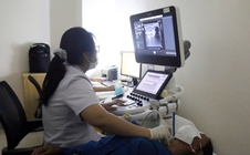 Mắc ung thư tuyến giáp: Đừng quá lo lắng!