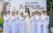 Phúc Anh đấu giá bức tranh "Hoa sen 54 dân tộc Việt Nam" vừa được xác lập kỷ lục! 