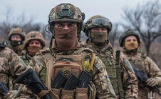 Ukraine rút quân khỏi Siversk, Mỹ giảm mạnh viện trợ cho Kiev