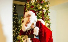 Ronaldo, Haaland và các ngôi sao bóng đá tưng bừng đón Giáng sinh