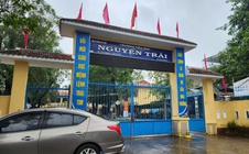 Nhiều học sinh lớp 2 bị nôn ói khi ăn bữa trưa tại trường