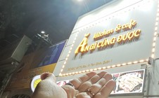 Những kiểu hút khách "độc lạ", ít tốn kém của nhiều hàng quán ở TPHCM