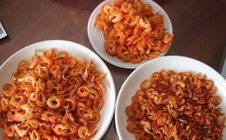 Cách bảo quản tôm khô giữ được độ mềm, ngọt đặc trưng trong ngày Tết