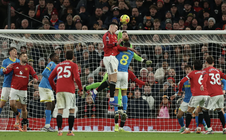 Man United lại đánh rơi chiến thắng tại Old Trafford