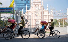 Đà Nẵng mở lớp dạy tiếng Hàn cho tài xế xích lô