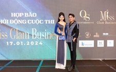 NTK Lê Minh Phú: "NTK-TS Quỳnh Paris dìu dắt tôi trên con đường thời trang nhân văn"