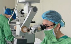 Ca đặt Paul Glaucoma Implant thứ hai, mở ra hy vọng mới cho bệnh nhân glaucoma