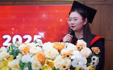 Nữ thủ khoa xinh đẹp tốt nghiệp điểm tuyệt đối