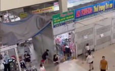 CLIP: Tiểu thương nháo nhào đóng quầy khi nghe tin lực lượng chức năng đến kiểm tra