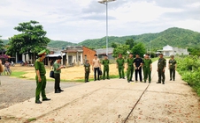 Sau mâu thuẫn, con rễ nổ súng nhiều phát vào nhà cha vợ, cướp xe máy bỏ trốn