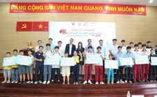 Trao hơn 50 giải thưởng cho học sinh lập trình robot