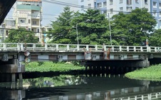 TP HCM: Phát hiện bé gái sơ sinh trong túi nilon ở khu vực cầu Chu Văn An