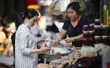 Bộ Công Thương chỉ cách giúp tiểu thương chợ truyền thống bán rau, bán cá… “lên sàn”