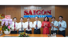Bí thư Thành ủy TP HCM Nguyễn Văn Nên chúc mừng các cơ quan báo chí