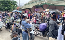 Người Campuchia "sang Thái Lan mua xăng dầu giá rẻ"