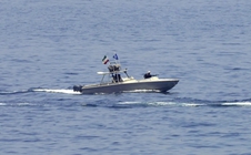 Đóng cửa eo biển Hormuz là "hành động tự sát" của Iran?