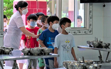 Hà Nội chi hơn 3.000 tỉ đồng hỗ trợ bữa trưa cho 768.000 học sinh tiểu học