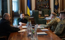 Mỹ "chuyển tên lửa Patriot đến", tổng thống Ukraine tuyên bố rắn