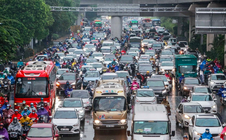 Hà Nội cần làm gì trước khi cấm xe máy chạy xăng trong Vành đai 1?