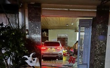 Người dân viết đơn trình báo vì tài xế hứa bồi thường nhưng "biệt tăm"