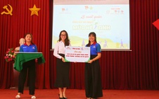 Báo Người Lao Động trao cờ Tổ quốc, đồng hành chiến dịch Mùa hè xanh