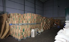 Lo hàng giả, người tiêu dùng tìm mua dầu phộng ép thủ công