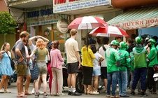 Bánh mì Huynh Hoa ra biển lớn