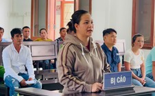 Một phụ nữ đâm trọng thương 2 người đàn ông