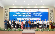 Ba ngàn suất quà tặng trẻ mồ côi, khuyết tật và hoàn cảnh khó khăn