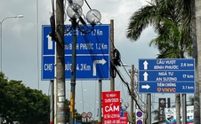 Người dân cảm thấy phiền vì biển quảng cáo của một thương hiệu tiêm chủng